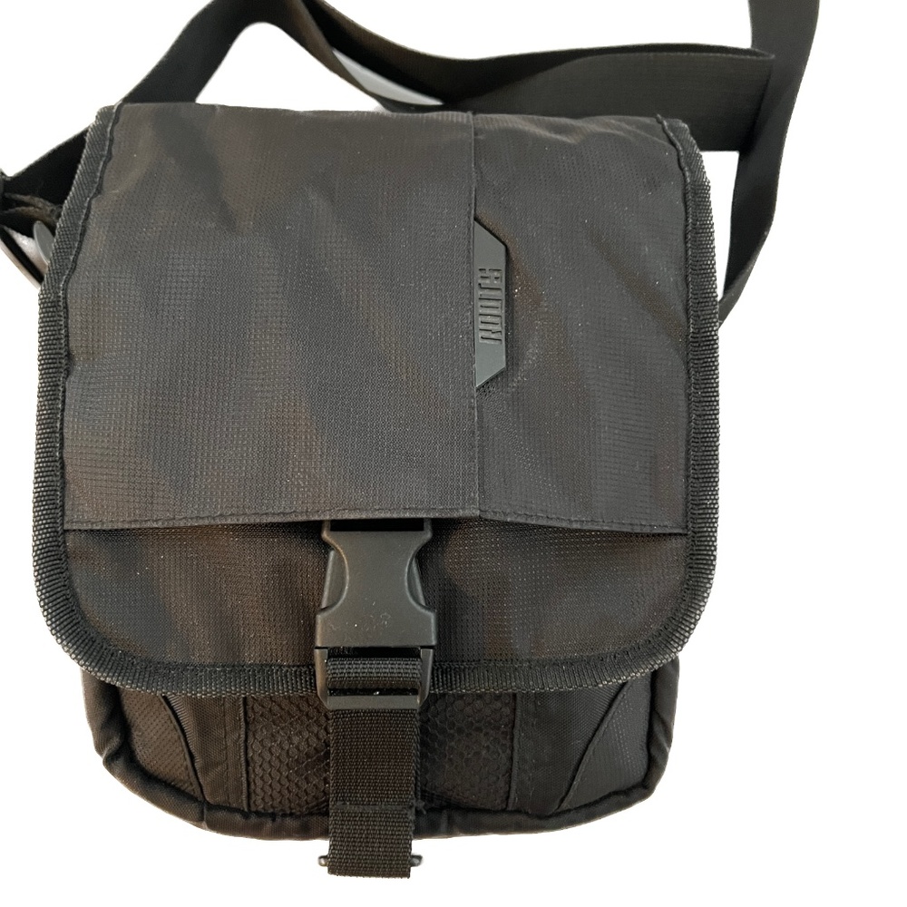 ROOTS Crossbody Bag Black Nylon Buckled Flap Lots of Pockets Back Pouch